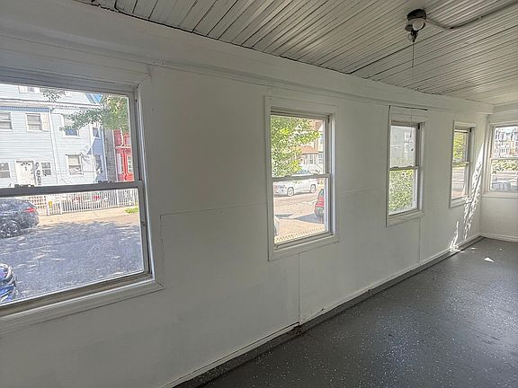 4th image of 77 N 19th St #1