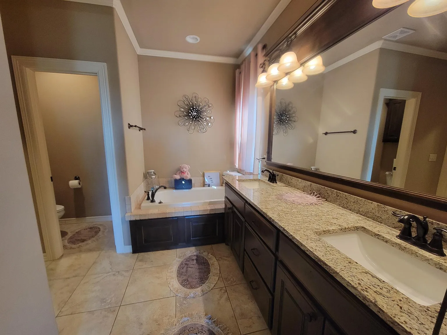 4 bed, 3060 sqft, $3,200 — Photo 4