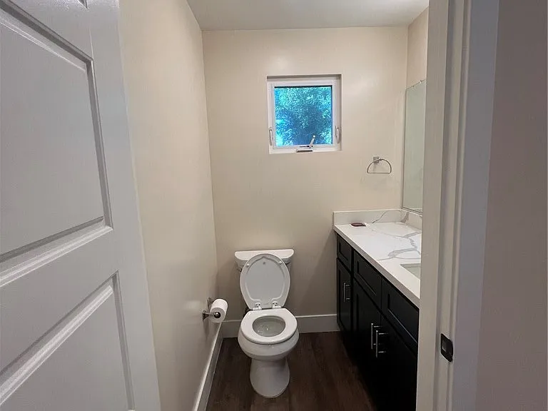 13804 Cordary Ave — Photo 18