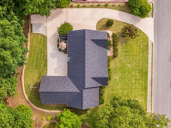 3rd image of 1917 Lenox Dr NW