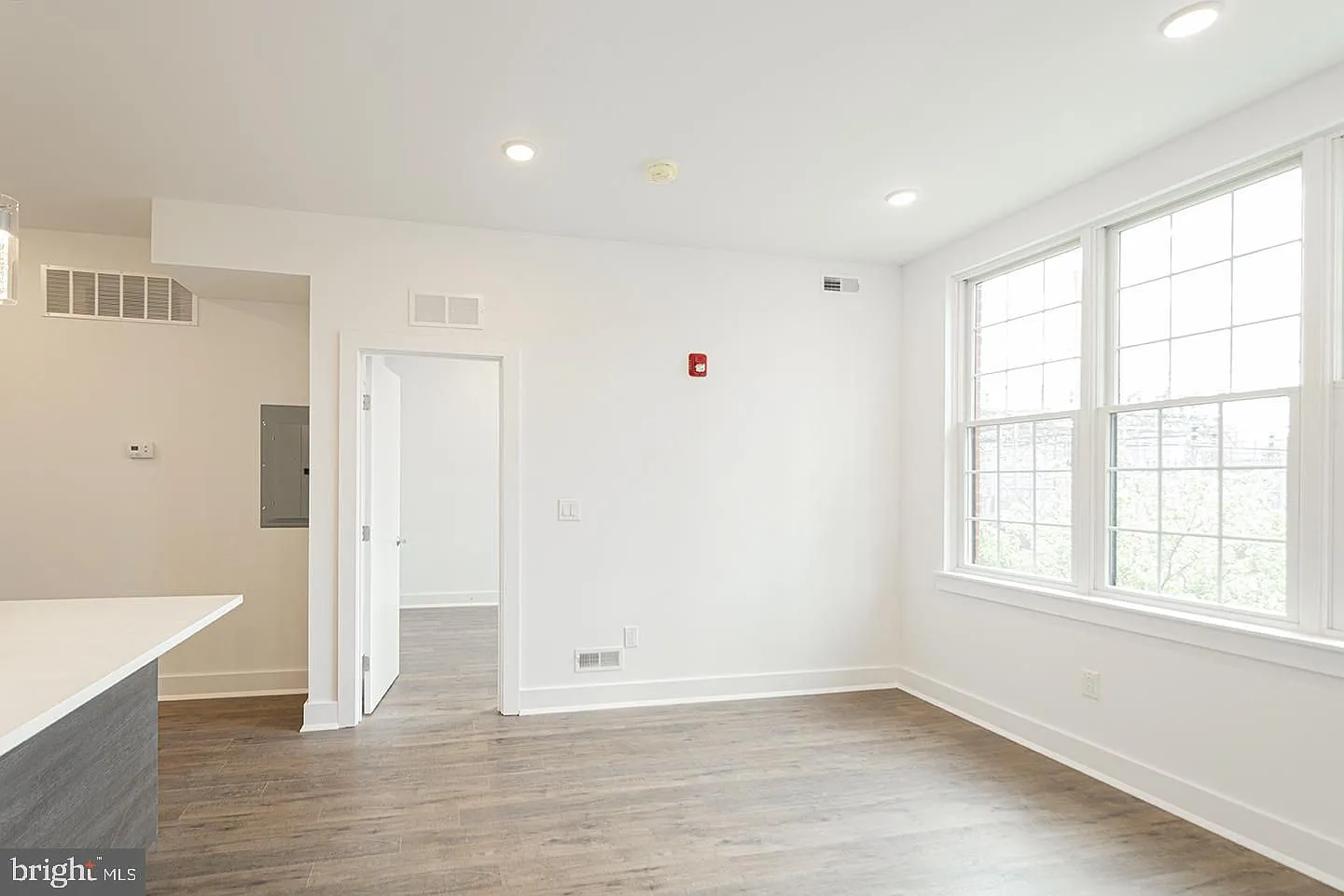 1 bed, 1.0 bath, 515 sqft, $1,672 — Photo 3
