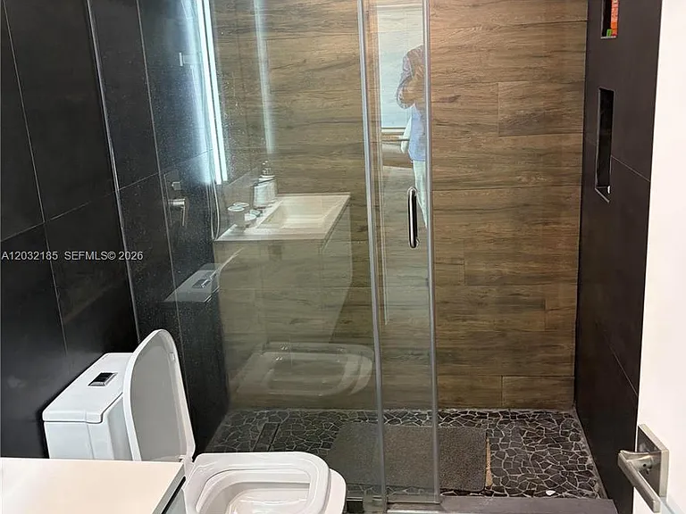 5900 Collins Ave #702 — Photo 35