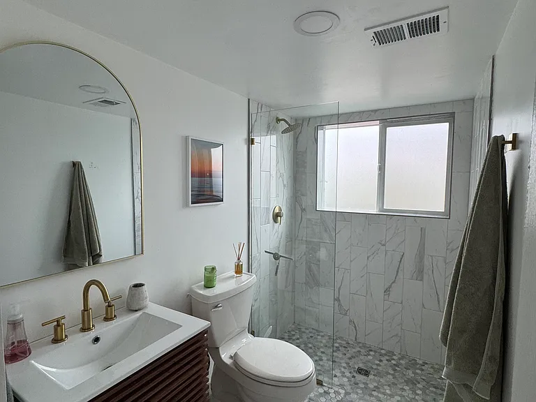1083 E Fremont Cir N — Photo 13