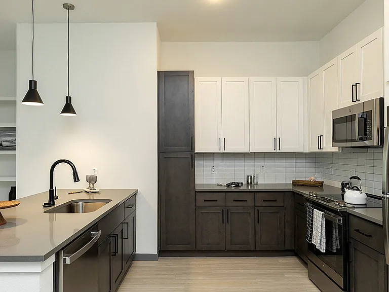 The Citizen at Waterset Luxury Apartments — Photo 23