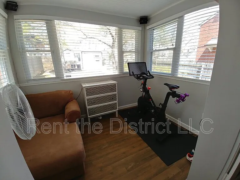4839 Yuma St NW — Photo 6