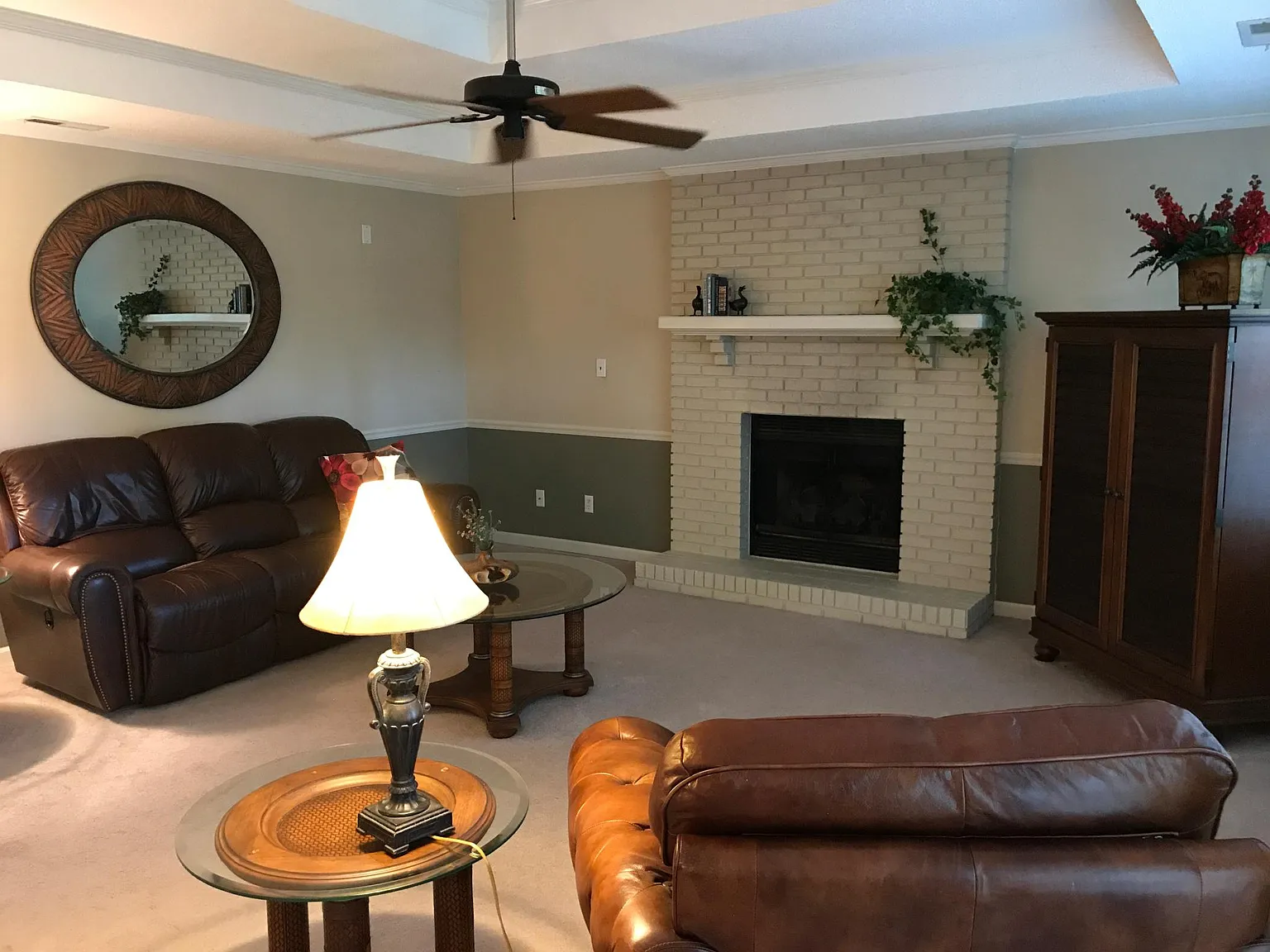 3 bed, 1800 sqft, $1,900 — Photo 1