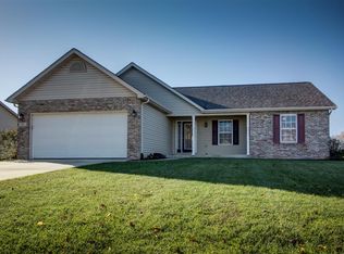 421 Fieldview Dr, Smithton, IL 62285