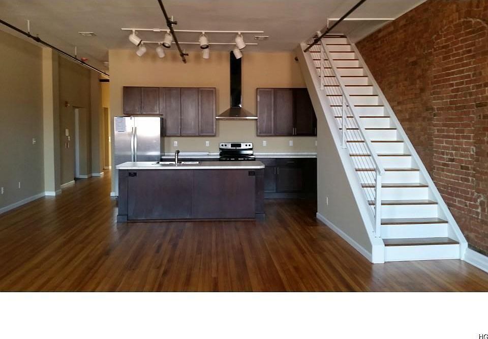 1st image of 37 North St Ste 3