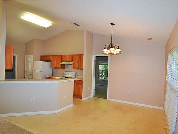 5th image of 3687 N Salford Blvd