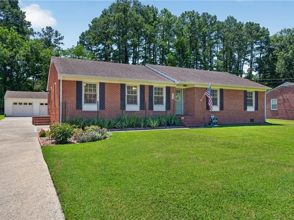 13 Crescent Dr, Franklin, VA 23851