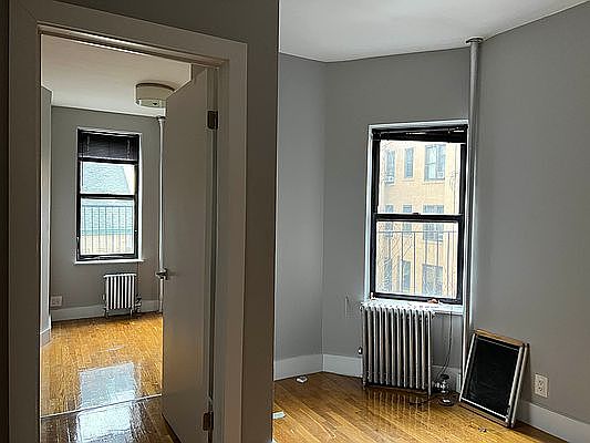 5th image of 291 Pleasant Ave #4