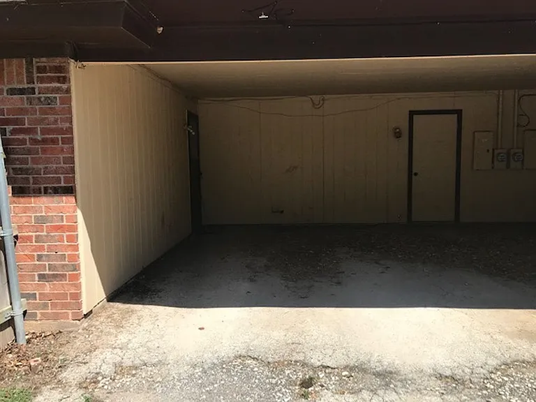 1217 Ruswood Dr — Photo 4
