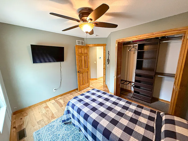 1730 Yacht Club Dr — Photo 2