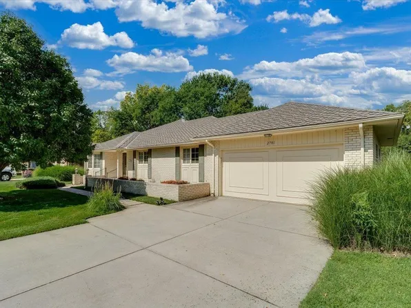 2701 Derenda Dr, Hutchinson, KS 67502