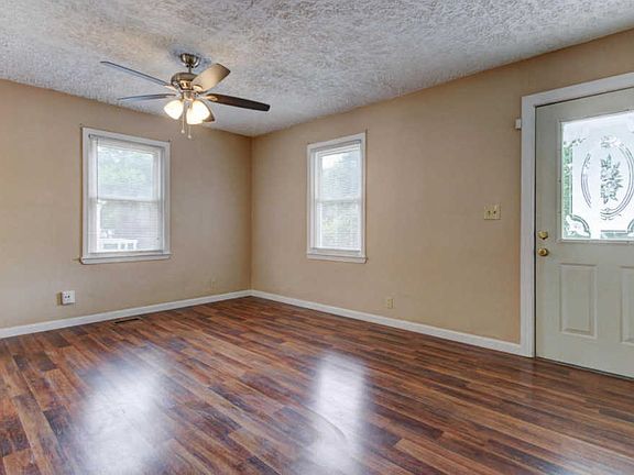3rd image of 2337 Greenfield Ln