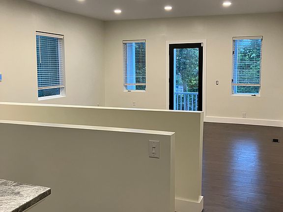 3rd image of 600 Klotter Ave #1