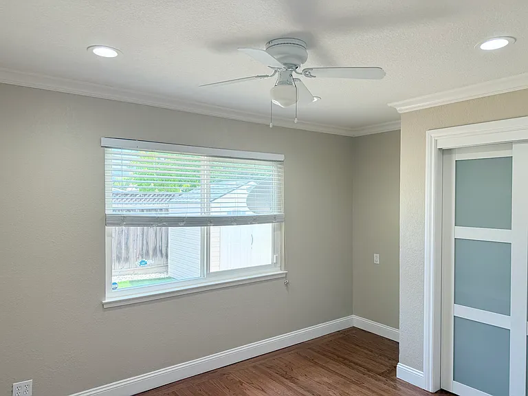 1532 Santa Monica Ave — Photo 14