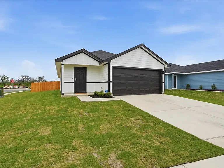 303 Wild Goose Dr — Photo 1