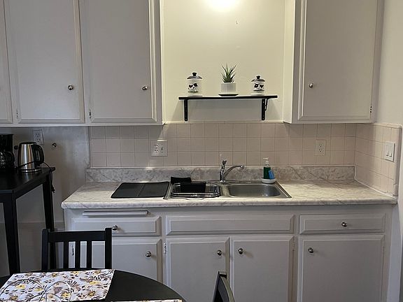 4th image of 3928 Eagle St #2