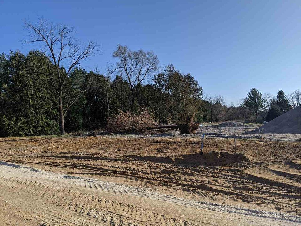 2nd image of 557 Briarwood Ct