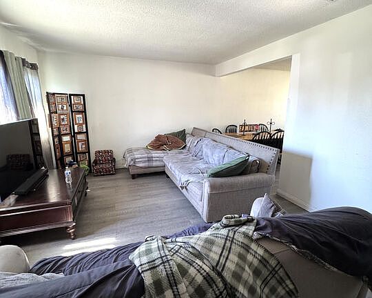 3rd image of 984 N Pico Ave