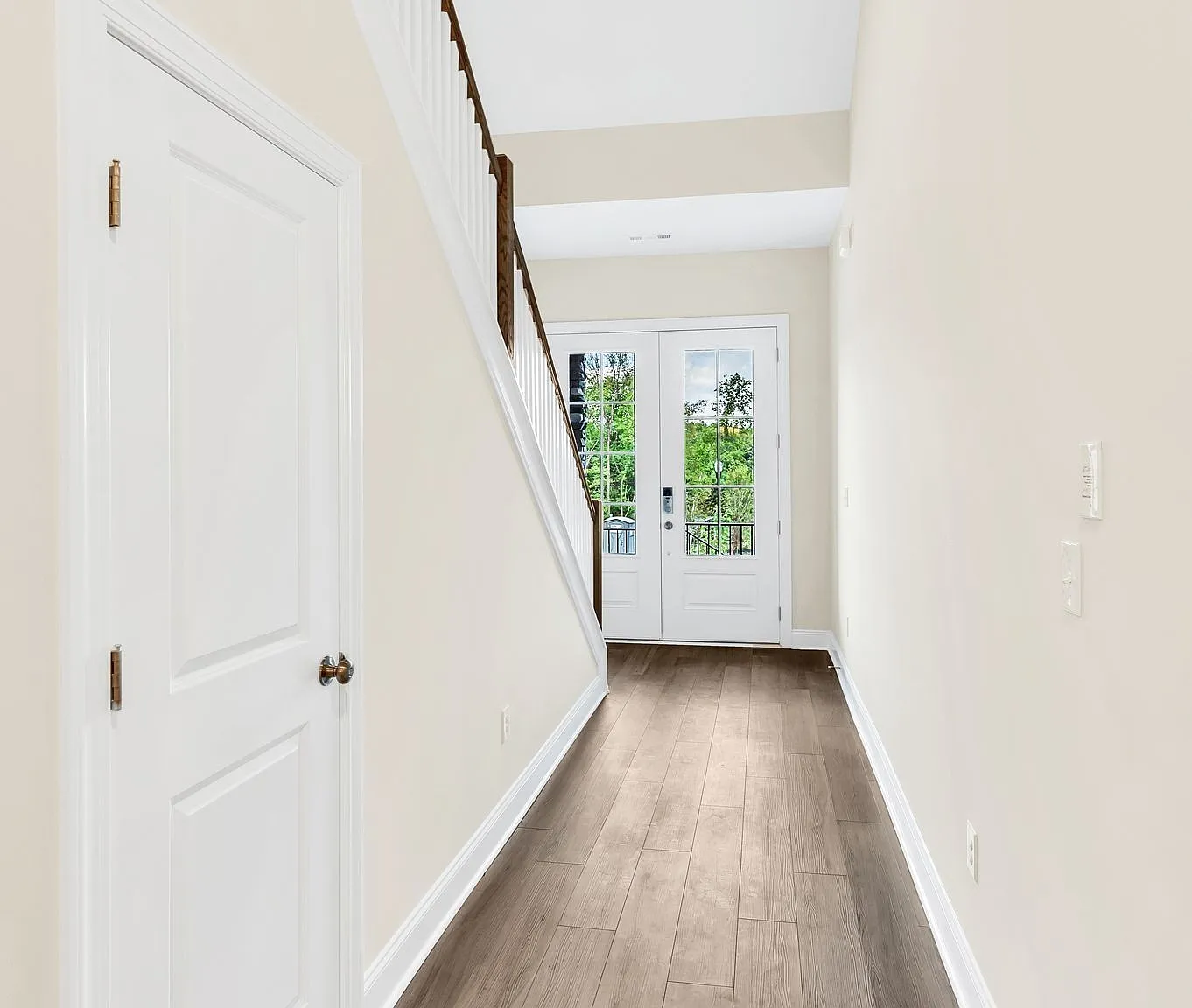 3 bed, 2.5 bath, 2122 sqft, $2,700 — Photo 3