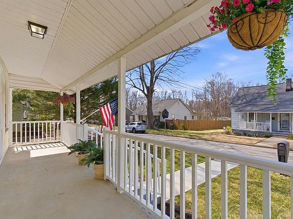 2nd image of 10 Bobo St