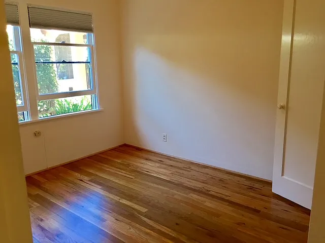 219 Peyton St — Photo 17