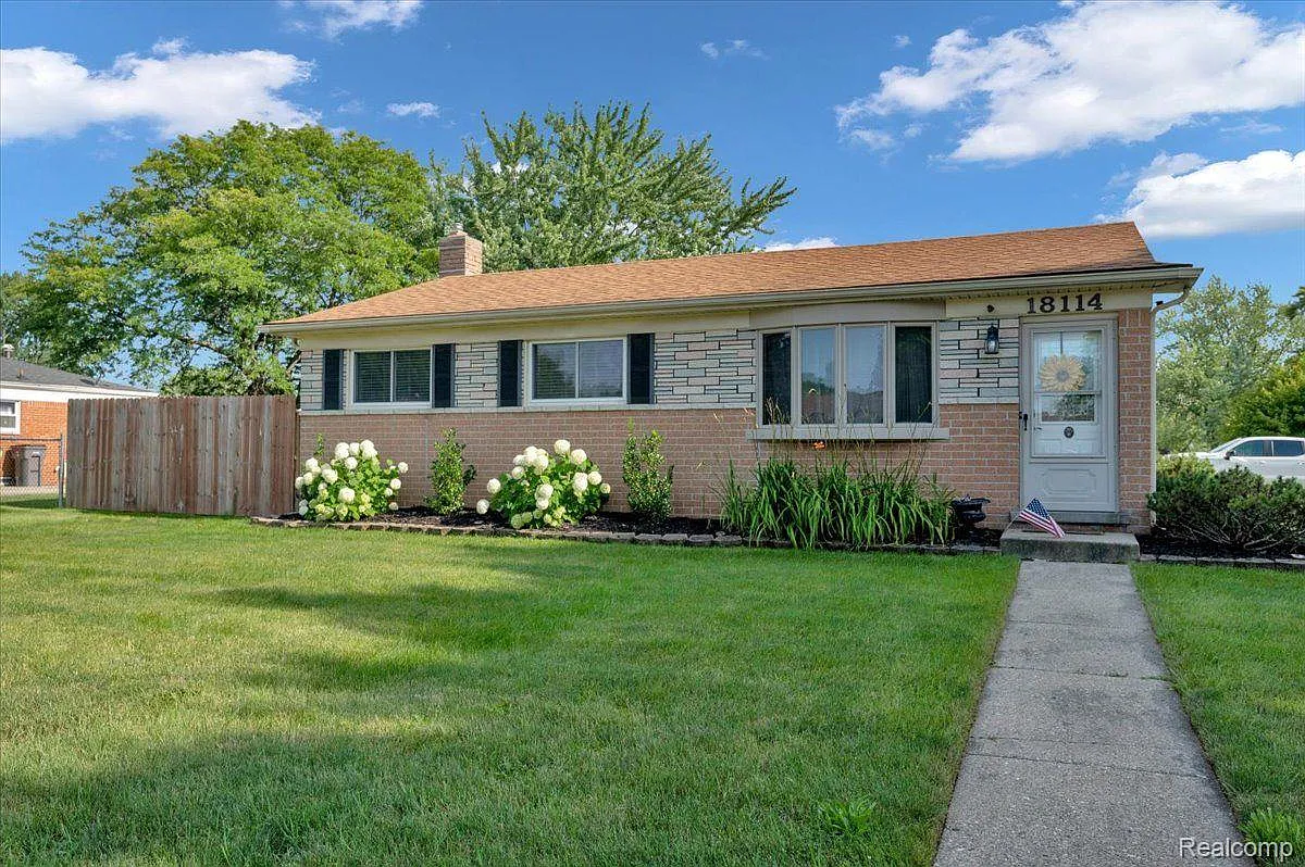 18114 Whitmore Dr photo 1
