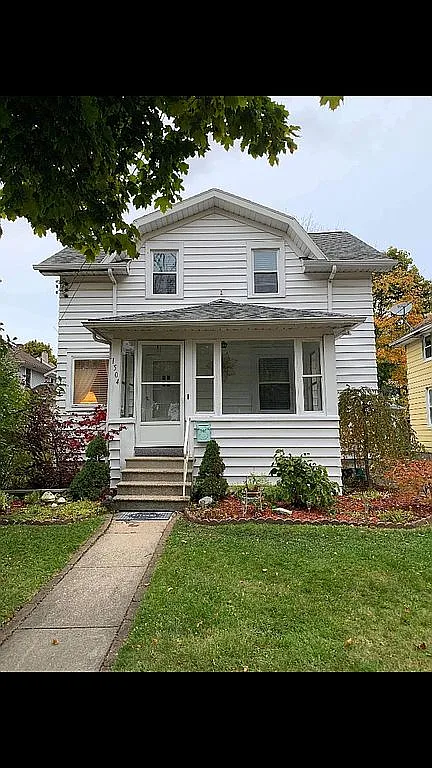 1504 E North St photo 1