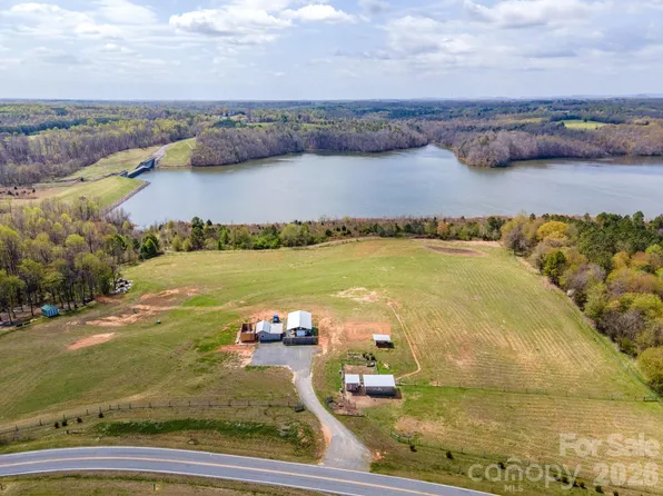 2533 Ireland Rd, Yadkinville, NC 27055