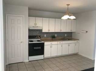 8 Oak Ridge Rd STE D, Newfoundland, NJ 07435