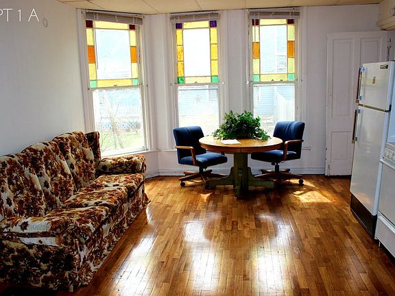 Living/dining room