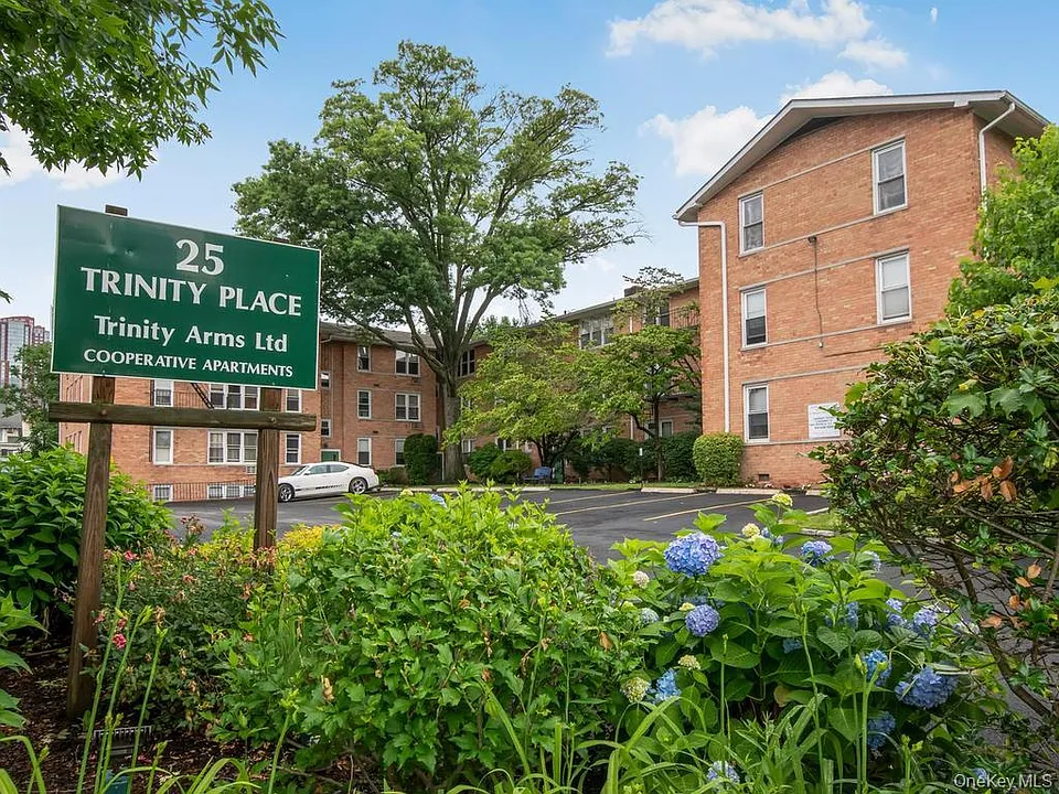 25 Trinity Pl #3J