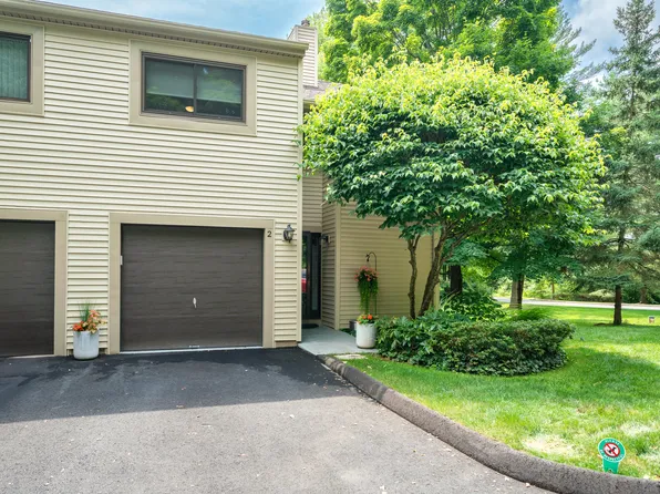 2 Woodbury Lane #2, West Hartford, CT 06117