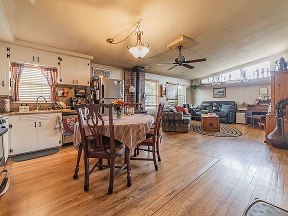 2nd image of 102 E Pine Street