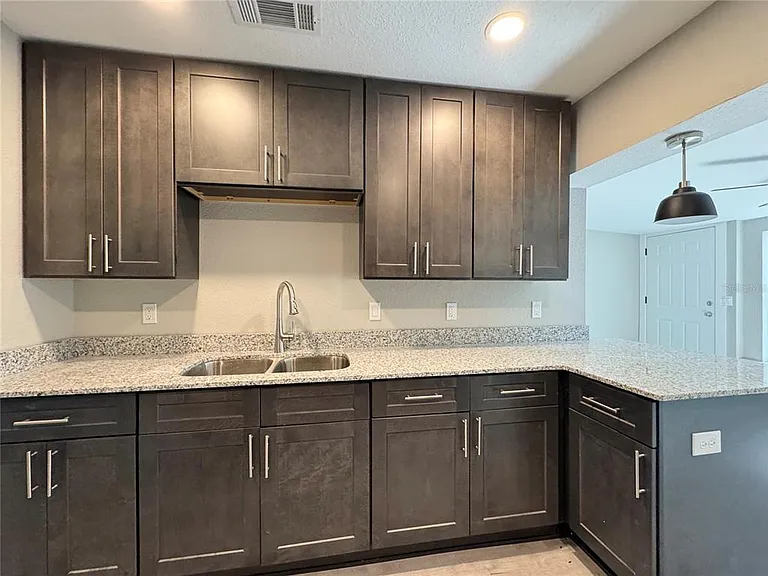 2346 Section Dr — Photo 7