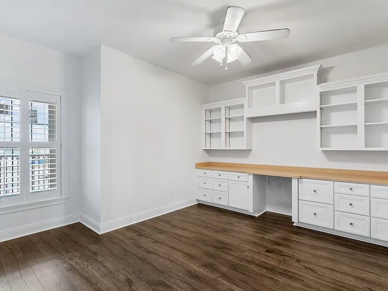 724 Harbor Blvd #202 — Photo 27