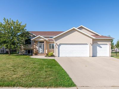 4127 52nd St S, Fargo, ND, 58104