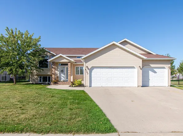 4127 52nd St S, Fargo, ND 58104