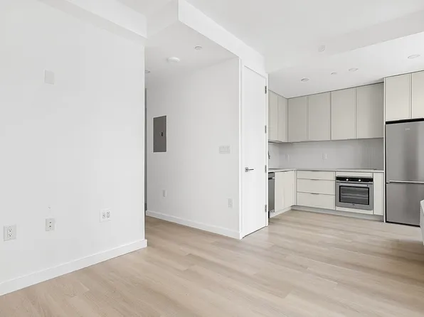 150 Lawrence Street image 4 of 33