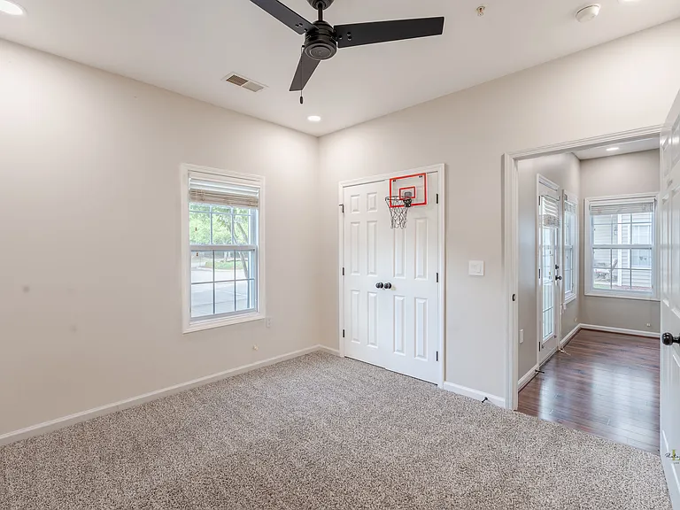 635 Marshtree Ln #105 — Photo 14