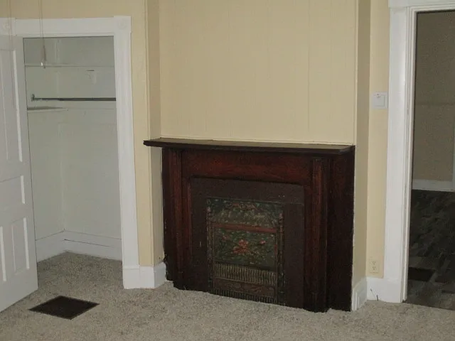 1552 Saint Clair St — Photo 5