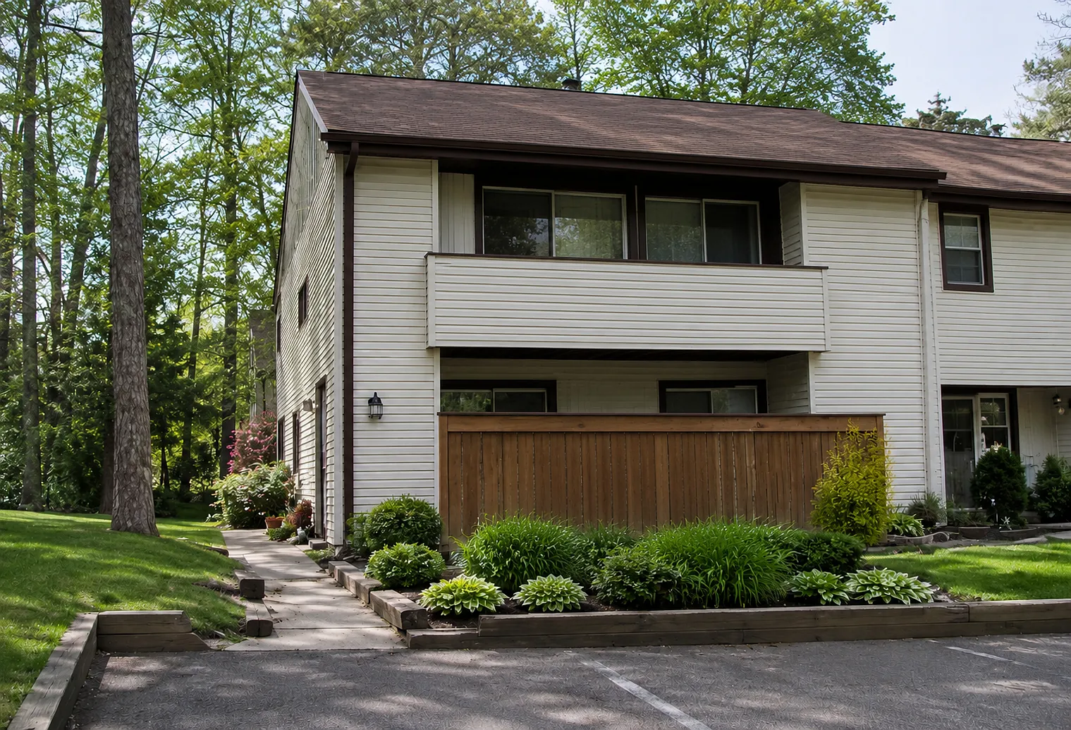 2714 Evergreen Ct — Photo 2