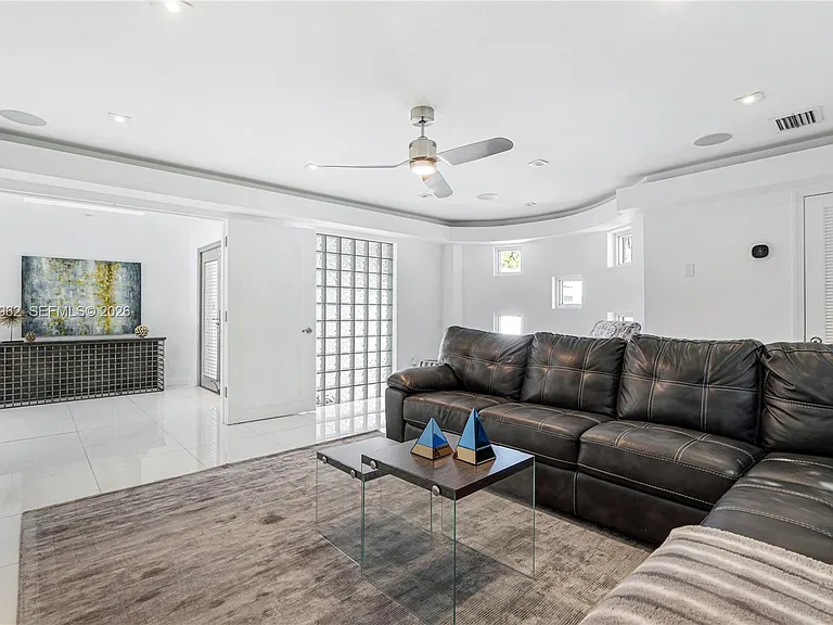 9380 Bay Dr — Photo 26