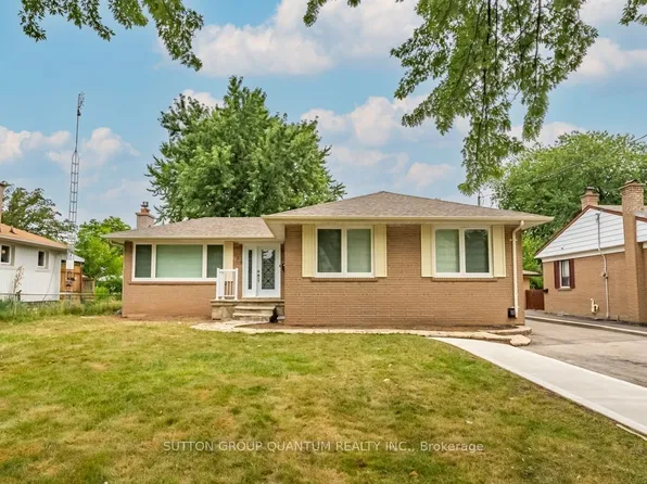 313 Ashbury Rd E, Oakville, ON L6K 2M2