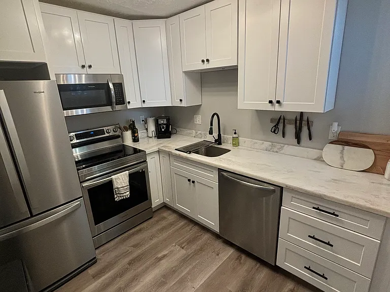 719 E 8th Ave — Photo 1