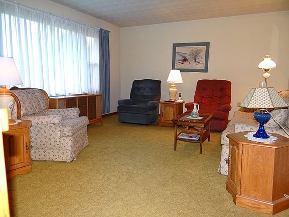 3rd image of 125 Vinel Cir