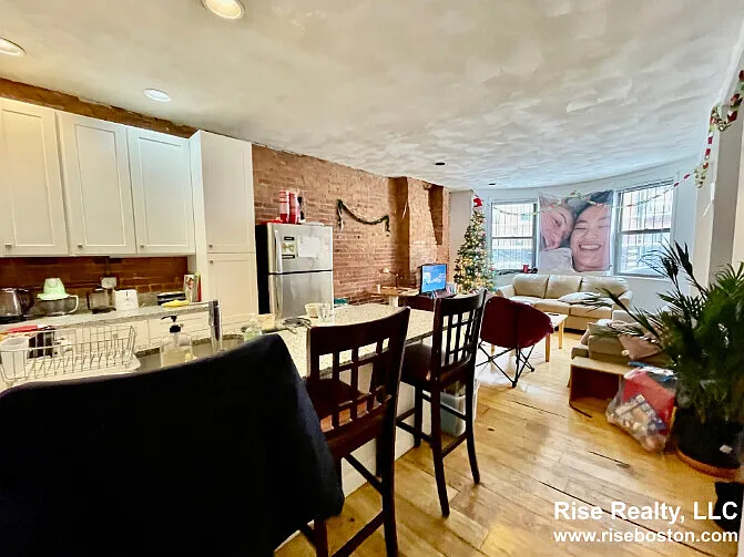Building Photo - 610 Columbus Ave #3A