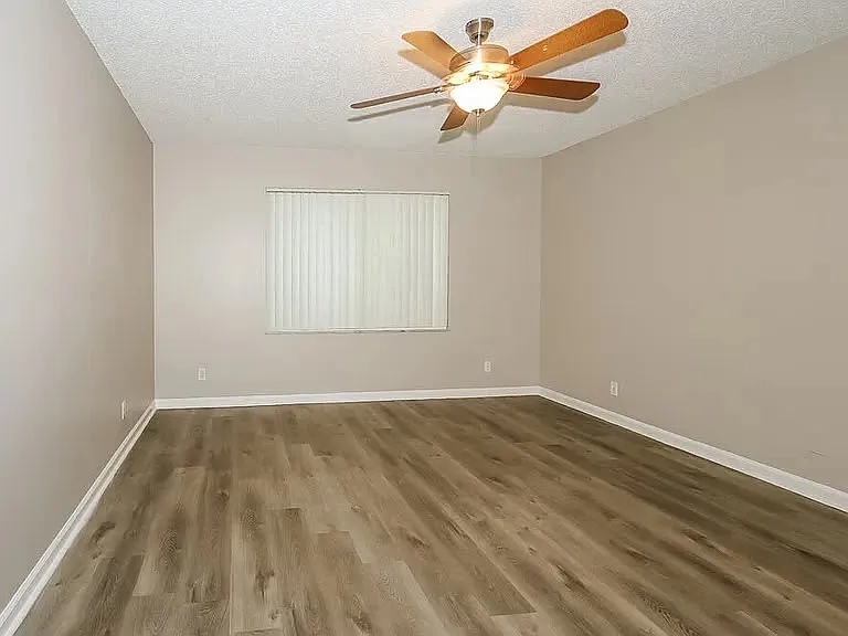116 Waterway Rd — Photo 11
